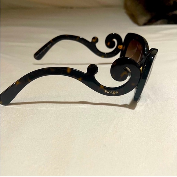 Authentic PRADA Minimal Baroque Square Swirl Black Havana Sunglasses, - Picture 1 of 7